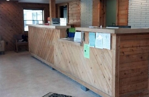 Au Gres Hotel | Edmond's Au Gres Inn