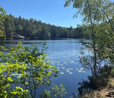 Tyreso Haus | Eget hus i Tyresö Trollbäcken, kanoter ingår.