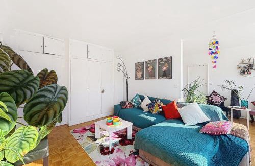 Grenelle Wohnung | Eiffel Tower view from charming T2