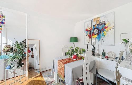Grenelle Wohnung | Eiffel Tower view from charming T2