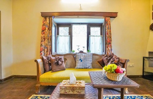 Raison Villa | EKO STAY - Hazel Villa