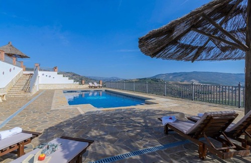 Iznajar Villa | El Mirador de Iznájar by Ruralidays