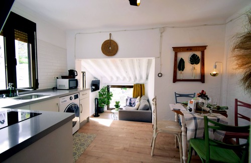 Zuheros Hütte | El Orgullo rural house, with terrace and impressive views of the Bailón Canyon.