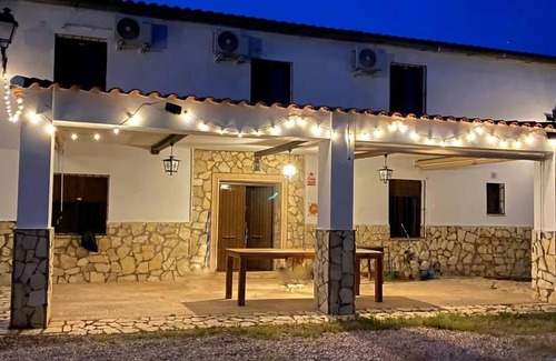 Penarroya-Pueblonuevo Hütte | El Pantano Rural House and Event Space