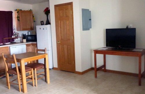 Bowman Hotel | El Vu Motel