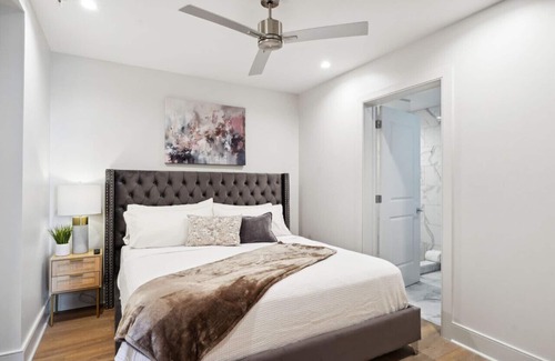 Central Business District Hotel | Elegant Downtown Unit near French Quarter & Superdome w/ rooftop pool + hot tub