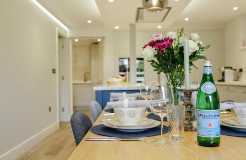 Cotham Wohnung | Elegant 2-Bed Luxury Apartment - Prime Location