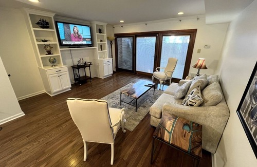 Meriwether Eigentumswohnung | Elegant 2BR Midtown Condo W/Flair