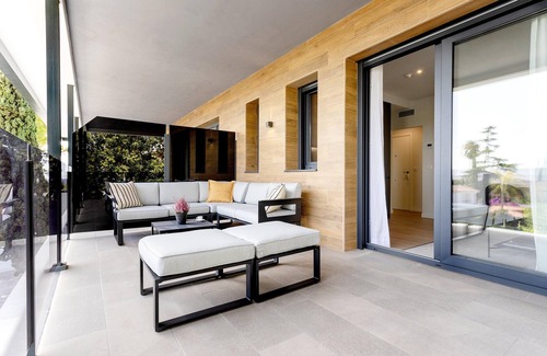 Distrito Norte Sierra Wohnung | Elegant apartment with terrace & pool.Arruzafa V