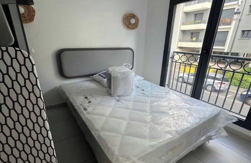 Suresnes Wohnung | Elegant Appt - 2BDR/6P - Near Paris & La Défense