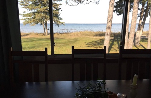 Cheboygan Haus | Elegantes Haus am Strand mit BOAT SLIP / Club Annehmlichkeiten zu Fuß erreichbar.