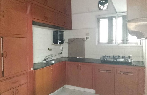 Raja Annamalai Puram Wohnung | Elegant, Centrally located 3 bedroom 2 bath apartment with AC in Chennai