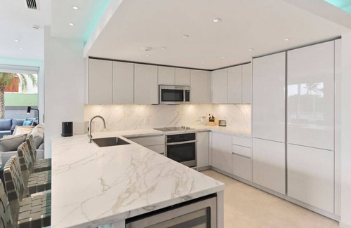 Oranjestad-West Wohnung | Elegant Condo Steps from Eagle Beach at O Condo 3 by Bocobay