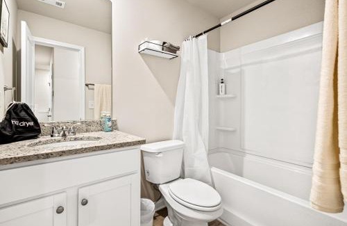 Austell Haus | Elegant Escape Near Six Flags with WiFi, AC