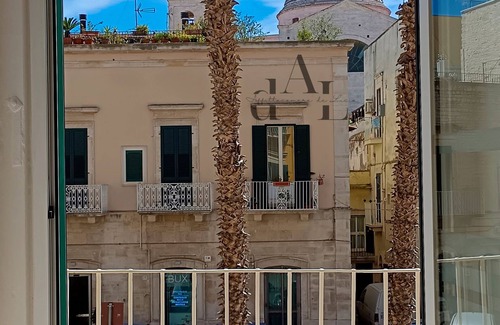 Terlizzi Wohnung | Elegant historic apartment in the heart of the city: Enjoy Elegance and Relaxation