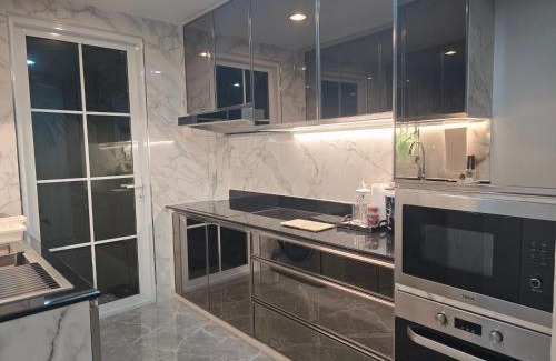 Nonthaburi Haus | Elegant Home near MRT Central WestGate and Central WestVille 3 to 10 Min Drive