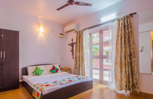 Fatrade Haus | Elegantes Haus mit Pool-Carmona Beach, Goa