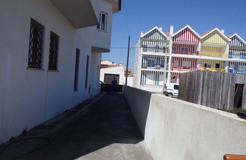 Costa Nova do Prado Haus | Elegantes Haus Schritte zum Strand, Geschäfte, Restaurants und historische Stätten