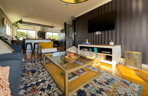 Northcote Haus | Elegant House Where you Call it Home in Northcote
