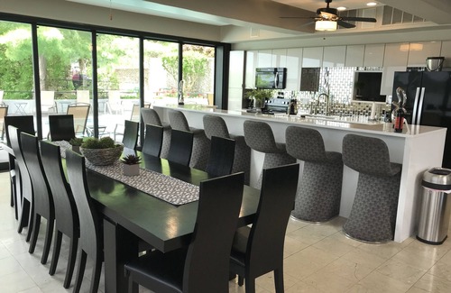 Lake Ozark Haus | Elegantes Lakeside Executive Estate Haus für 20 Personen, Pool-Tennis