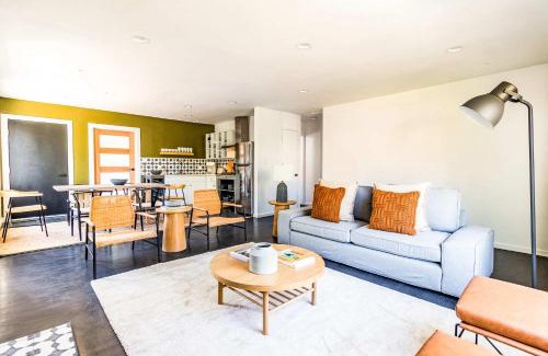 Bixby Knolls Haus | Elegant Long Beach Getaway - 2 Units & Patio