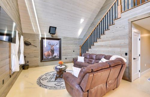 Newport Haus | Elegant Newport Cabin with Porch and Lake Access