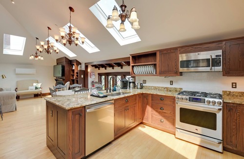 Stockton Springs Villa | Elegant Oceanfront Maine Estate w/ Gazebo