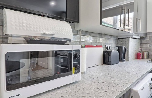 Rayleigh Wohnung | Elegant Retreat near Station, Pet-Friendly