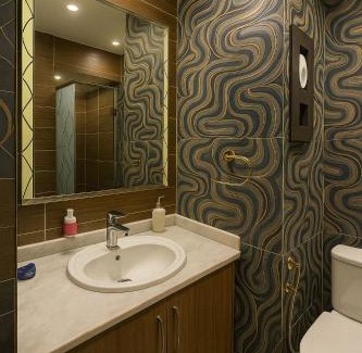 Az-Zohur Skihütte | Elegant Sea View Chalet with Private Balcony