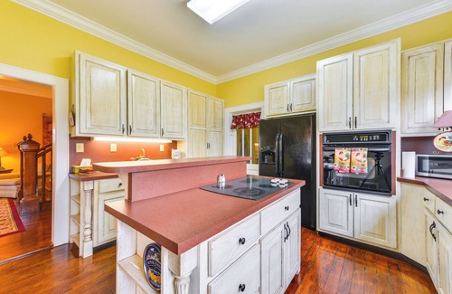 Lincolnton Haus | Elegant + Spacious Retreat ~ 18 Mi to Lake Norman!
