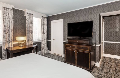 Historic District Hotel | Elegant Stay Perfect for Romantic Getaway, Just Steps from Waterfront