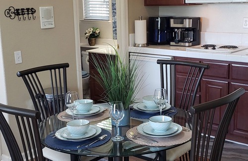 Turlock Wohnung | Elegant Studio Apt. House Near Emanuel Hospital