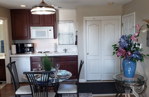 Turlock Wohnung | Elegant Studio Apt. House Near Emanuel Hospital