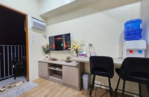 Mandaue Wohnung | Elegant Studio with balcony unit 625 - 6th floor - near Ateneo De Cebu - High speed internet - Northwoods Place