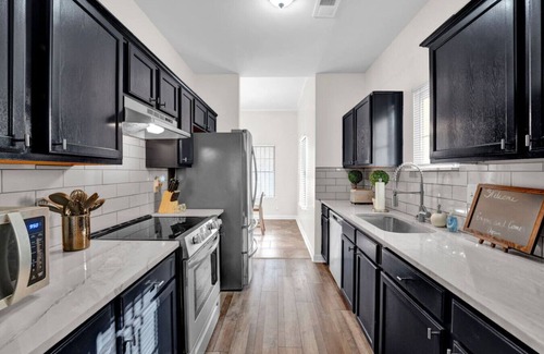 Uptown Haus | Elegant styled 3BR home 5-min from Beale Street