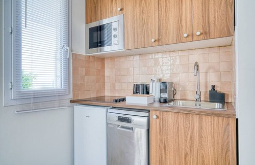 Faubourg de l'Arche Wohnung | Elegant Suite Inn Paris-Apartment-Balkon-Eigenes Badezimmer