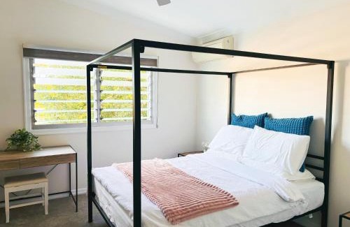 Kenmore Haus | Elegant Villa Near Shopping Mall