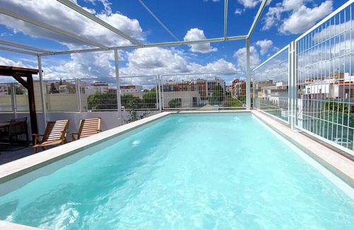 Nervion Haus | Elegant villa with Private Pool in Nervión close to metro, perfect for groups