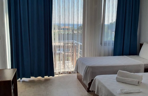 Ayvacik Hotel | Elisa Butik Otel ve Restaurant