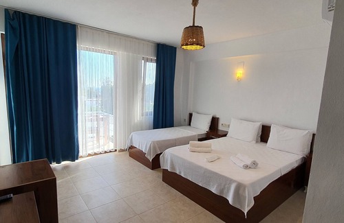 Ayvacik Hotel | Elisa Butik Otel ve Restaurant