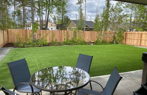 Ponderay Haus | Elk Grove Getaway