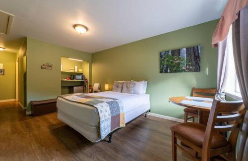 Orick Haus | Elk Meadow Cabins 9B Prairie Creek - Single Room