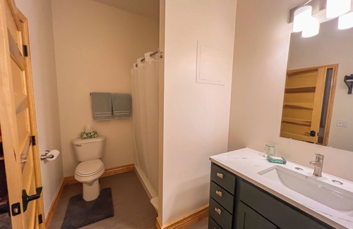 Elkader Bed & Breakfast | Downtown 2nd floor suite