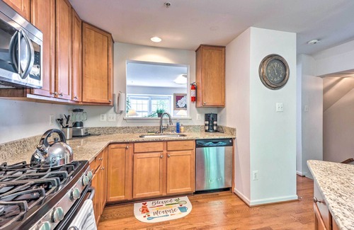 Elkridge Haus | Elkridge Townhome ~ 15 Mi to Dtwn Baltimore!