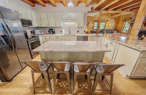 Ellijay Kabine | Ellijay Family Retreat - The Lodge