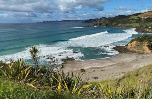 Rawhiti Haus | Elliot Bay - Hilltop Cottage