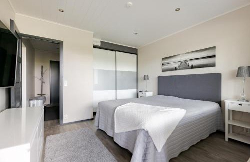 Ellivuori Wohnung | Ellivuori Suite with Sauna and Balcony