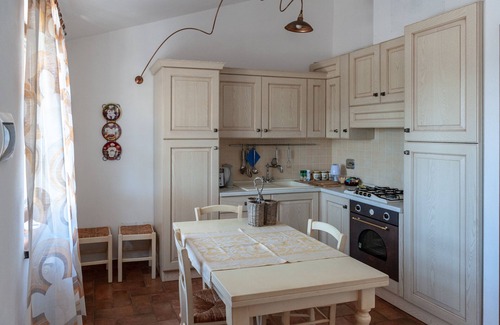 Panicale Wohnung | Elm Tree Apt In Farmhouse With Pool, Panicale, Italy