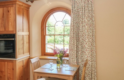 Longnor Wohnung | ELMWOOD, romantisches Luxusferienhaus in Longnor, Ref 1010456