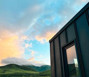 Sadu Skihütte | Elysian Fields - Amber Tiny House